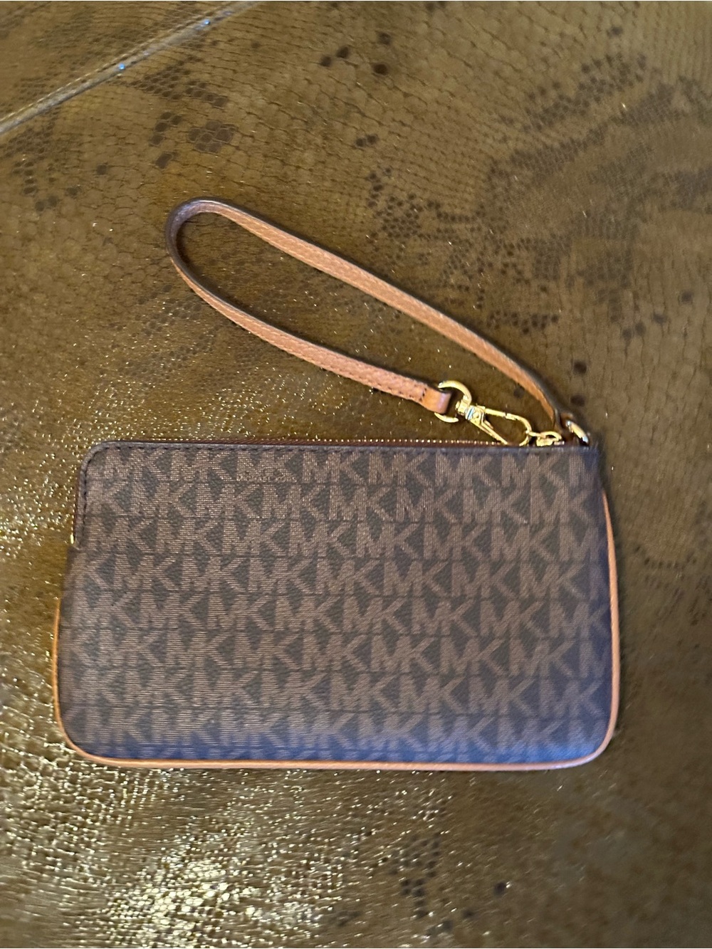 Michael Kors Fulton Large Top Zip Wristlet NWT Brown Acorn - Picture 2 of 15